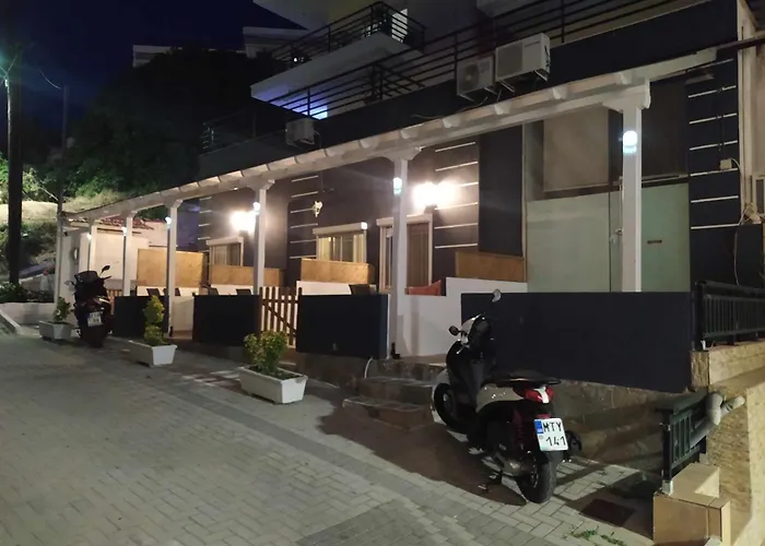 Stratos Family Apartments & Studios