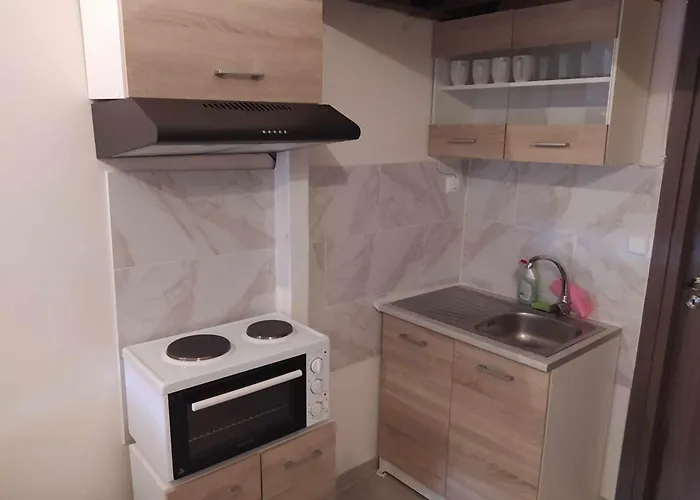 Stratos Family Apartments & Studios